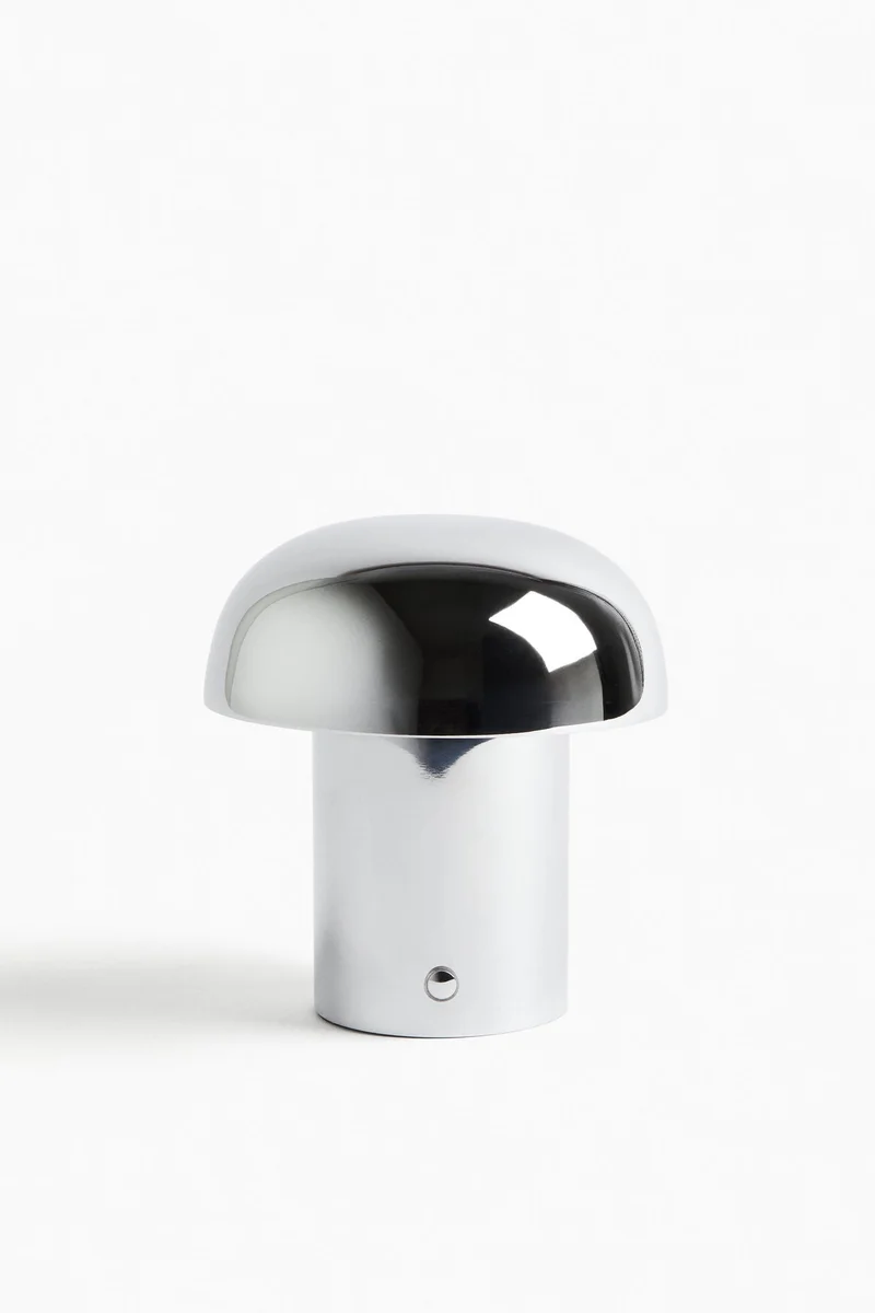 اتش اند ام مصباح طاولة قابل للشحن